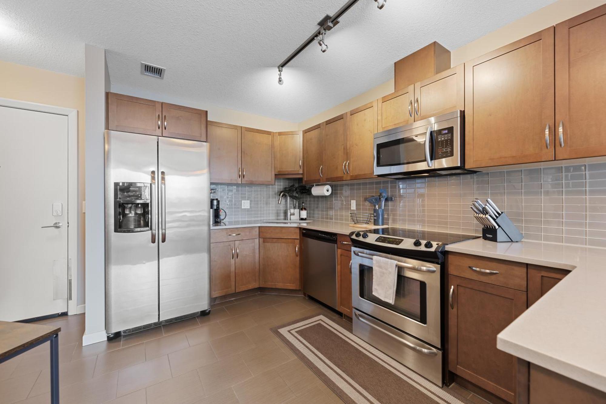 Heart Of Downtown Calgary Spacious Luxury Condo With Stunning Views And Premium Amenities Εξωτερικό φωτογραφία
